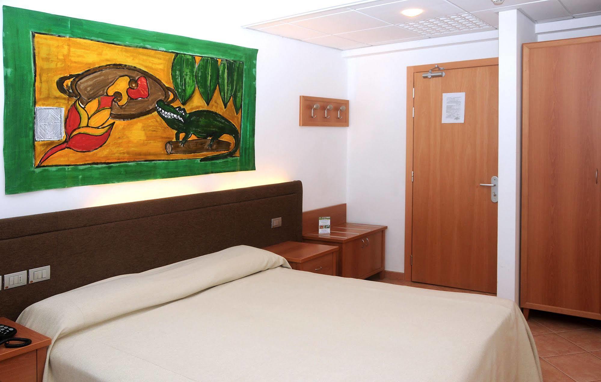 Hotel Rex Линяно Сабиадоро Екстериор снимка
